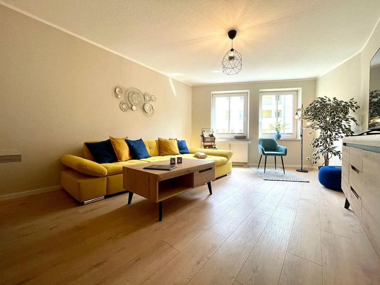Apartment-Uptown-Im-Szeneviertel-Der-Dresdner-Neustadt Dresden 0*,
